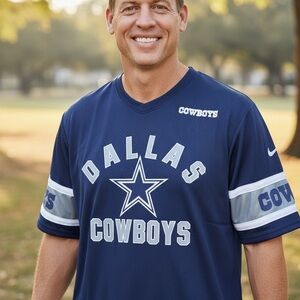 NFL Team Apparel Dallas Cowboys Jersey Size Large NWT